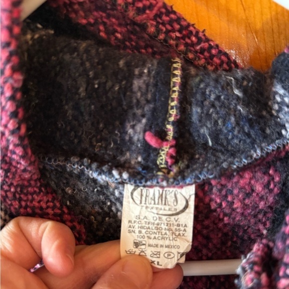 Baja Woman’s poncho hoodie multicolor size XL - Picture 3 of 3